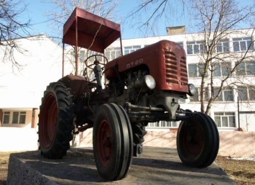 Отзывы о тракторах «ДТ-20»