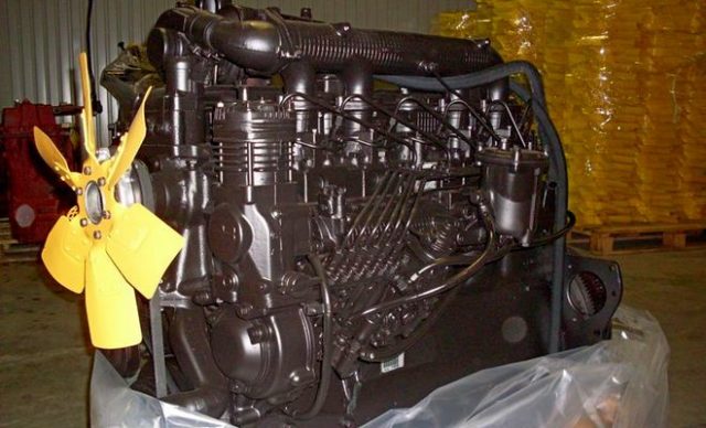 Двигатели и трансмиссия «Амкодор-352»