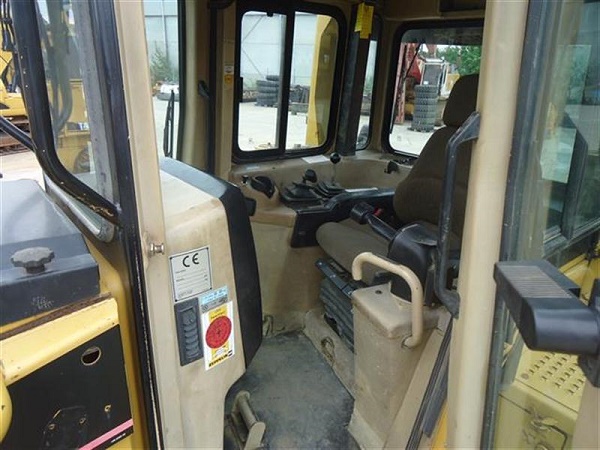 Кабина механизатора бульдозера «CAT D9R» (2)