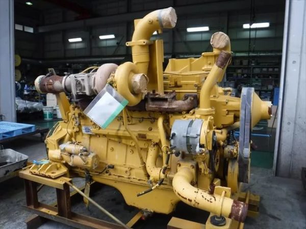 Двигатель и гидротрансформатор бульдозера Комацу D155A-5