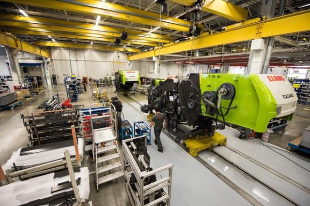 CLAAS переносит выпуск TUCANO 320