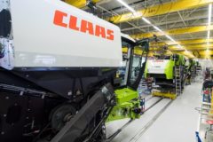 CLAAS переносит выпуск TUCANO 320