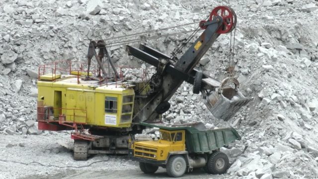 Двигатели экскаватора ЭКГ-5А – основной и вспомогательные