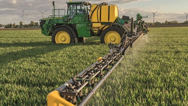 Компания John Deere представила умную систему управления форсунками ExactApply