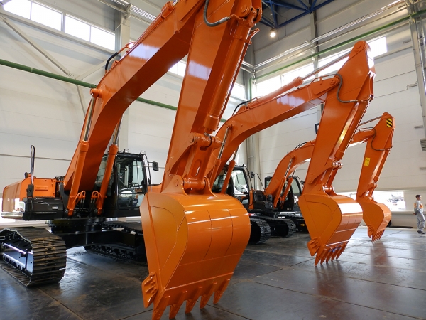 О компании-производителе экскаватора Hitachi ZX 330