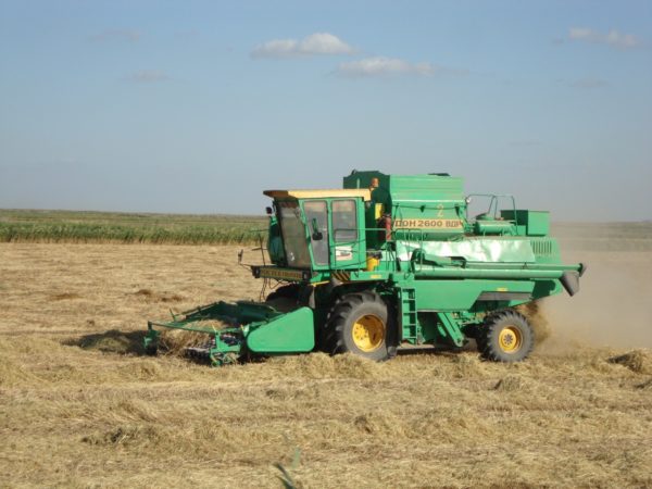 opisanie-kombajna-don-2600