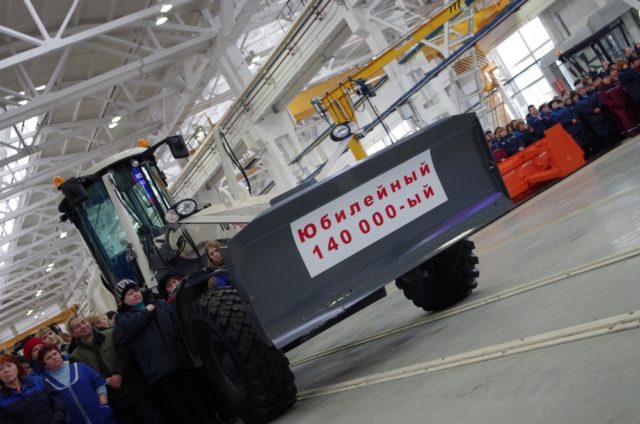 О компании-производителе автогрейдеров UMG ГС-14.02