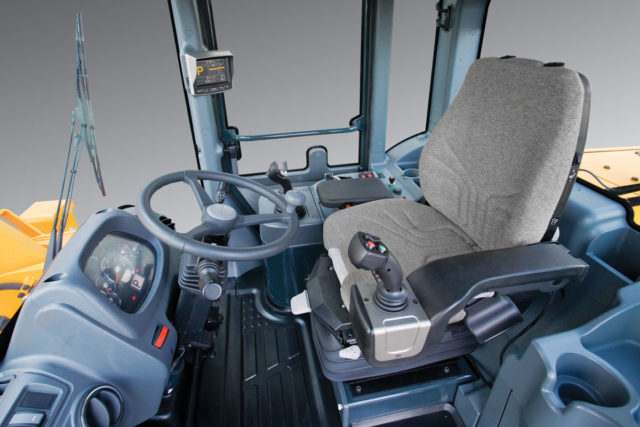 Кабина и рабочее место оператора Hyundai HL780-9S