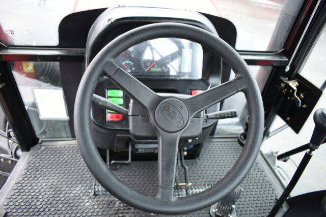 Кабина трактора YTO LX2204